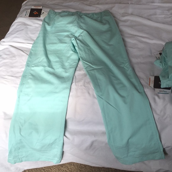Women Nrg Scrub Pants In mint color - Picture 5 of 5